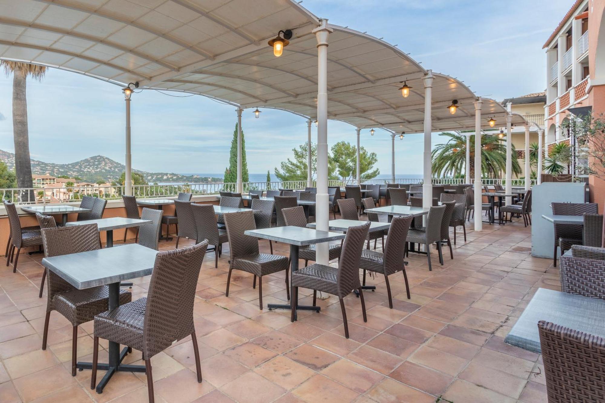 Hotel De L'Esterel Pierre & Vacances Saint-Raphaël Esterno foto