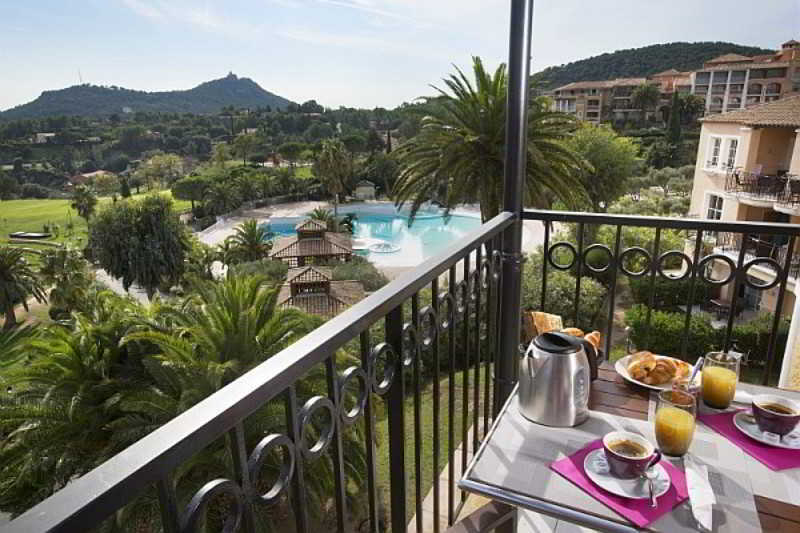 Hotel De L'Esterel Pierre & Vacances Saint-Raphaël Esterno foto